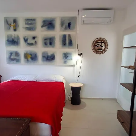 House Nyaraló